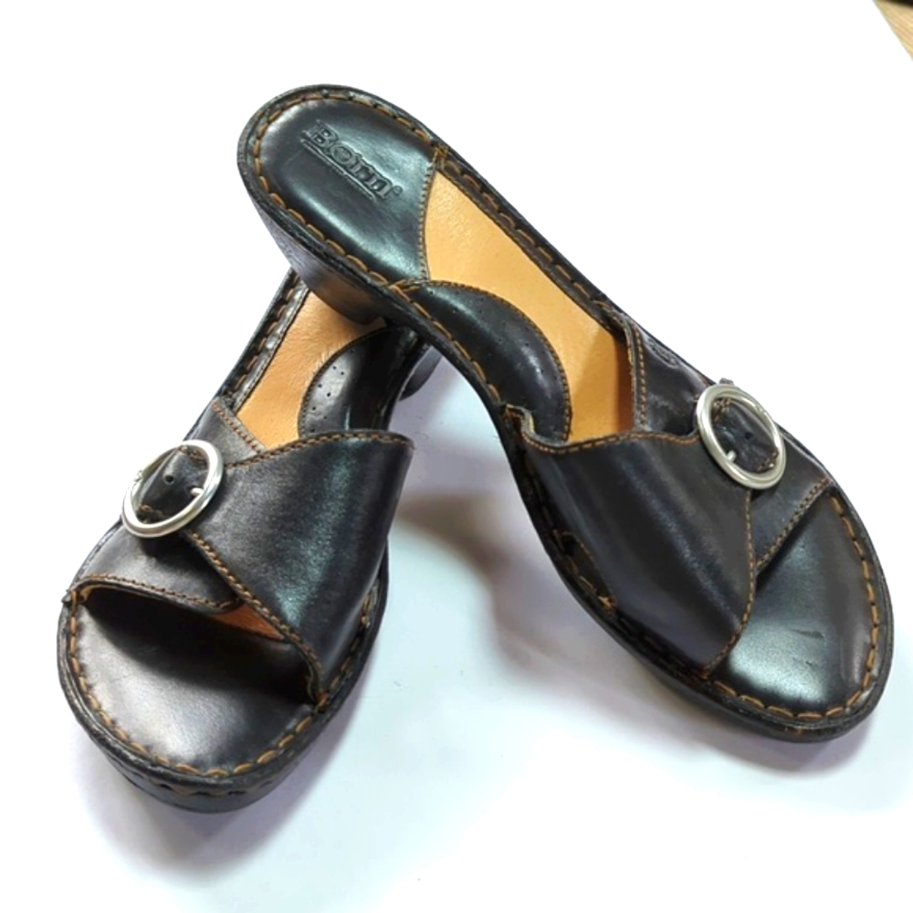 Born, Montego Bay, black buckle slip-on sandal. Sz 10